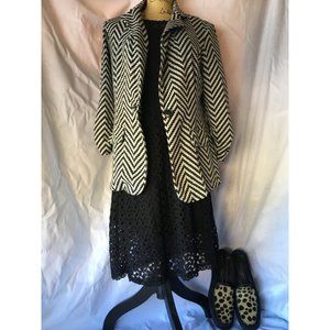 Chevron Patterned Blazer | Black and White | Size M-L